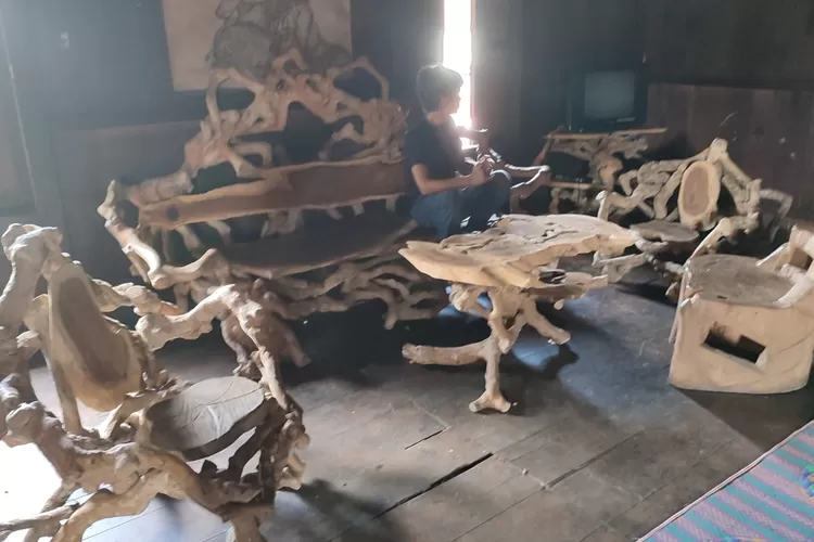 Furniture dari Kayu Kopi